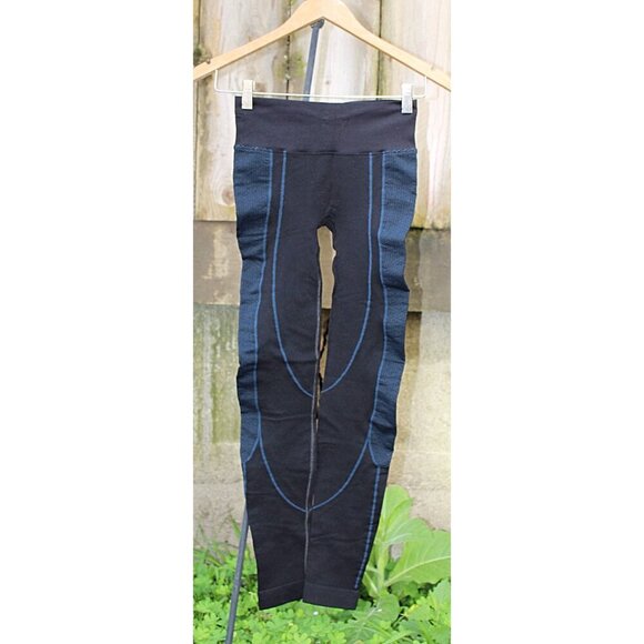 Sweaty Betty - Speedy Seamless Running Leggings in Black + Neon Blue, Med - Picture 9 of 10